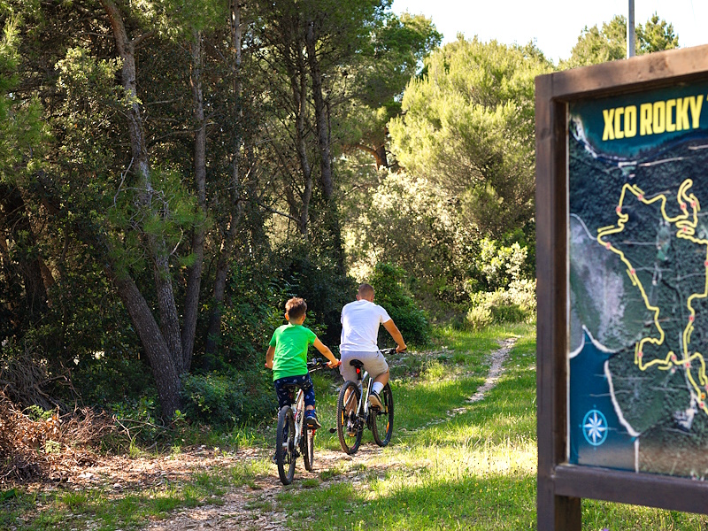 Premantura rent a bike